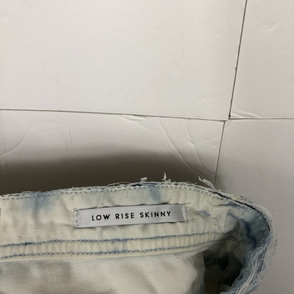 Vintage Guess Bleached Raw Hem Shorts Sz 26 - Picture 6 of 7